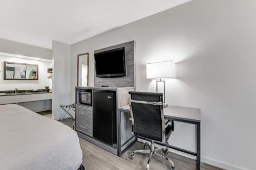 Quality Inn Laurinburg - image 14