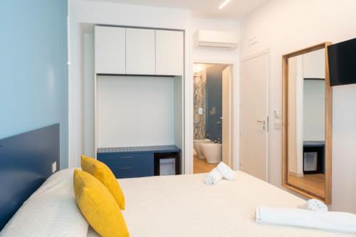 Deluxe Double Room with Sea View image 10