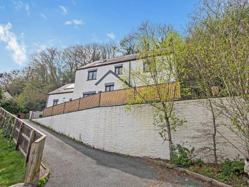 4 Bed in St Dogmaels 93465