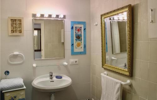 Apartment Tossa de Mar with Sea View I - image 13