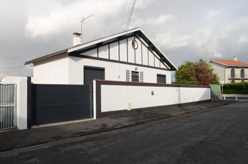 VILLA LUXUEUSE gîte à louer Soues