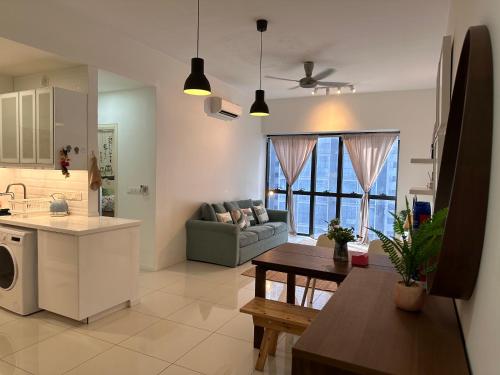 Charming Rustic Retreat with Cozy Interior and Sky Pool View Charming Rustic Retreat with Cozy Interior and Sky Pool View