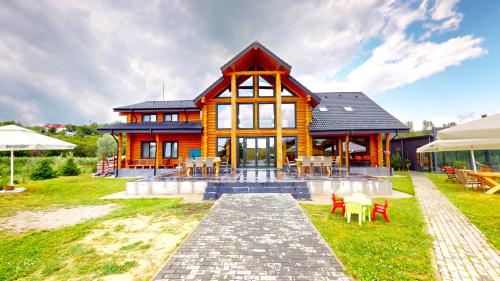 Mountain Lake JBS in Cotesti