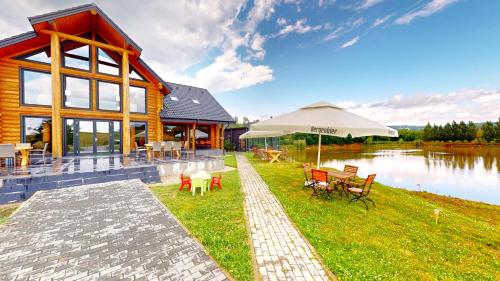 Mountain Lake JBS in Cotesti