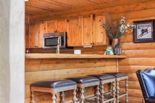 830 Mountain Cabin - image 6