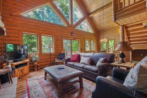 830 Mountain Cabin - image 8