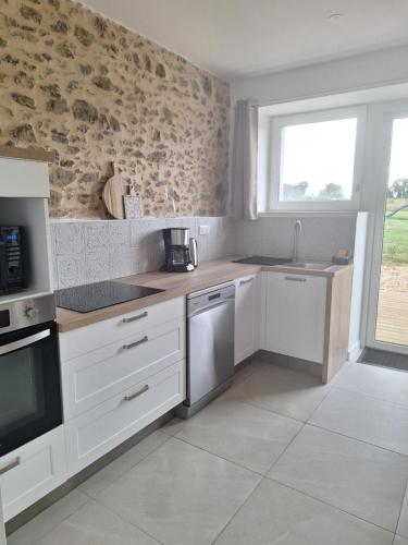 2 bedrooms, 7 beds