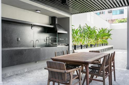 Étterem, Studios Rio Branco by Viva - Prédio moderno, aptos com cama king-size no centro de Floripa (Studios Rio Branco by Viva - Predio moderno, aptos com cama king-size no centro de Floripa) in Florianopolis