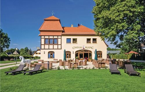 Stunning home in Kuhlen Wendorf w/ WiFi and 2 Bedrooms - image 7