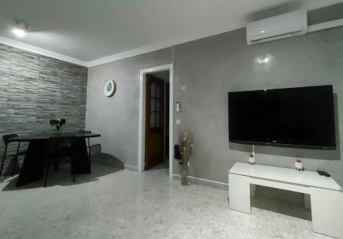 Urban Stay Rosaleda- Modern Apartament For 7, Málaga