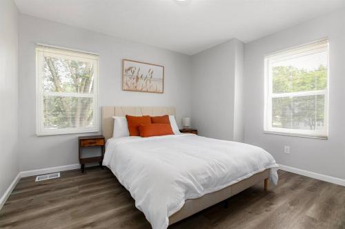 Victory Villa - 5 BR Home 5 Min From Campus detail