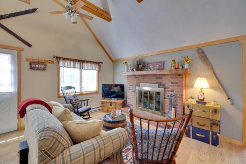 Pocono Lake A-Frame with Pool Access Walk to Beach! in Pocono Lake, USA