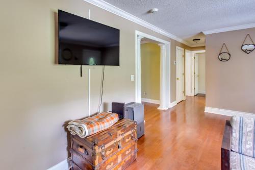 Spacious Conway Family Home Less Than 1and8 Mi to Boat Ramp in Conway, USA
