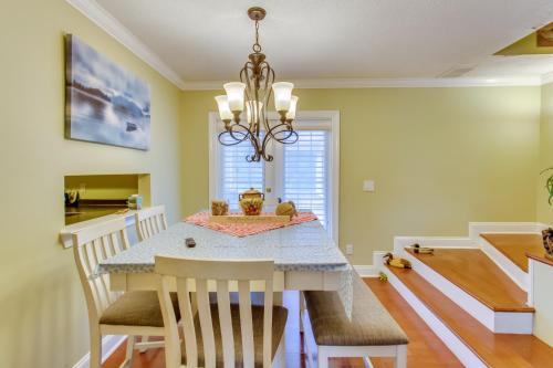 Spacious Conway Family Home Less Than 1and8 Mi to Boat Ramp in Conway, USA