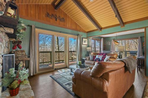133 Club House Rd by Carolina Stays in Beech Mountain, USA
