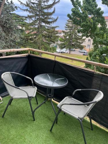 ทัศนียภาพ, Superbe 3 chambres proche lyon et eurexpo parking in โบรน