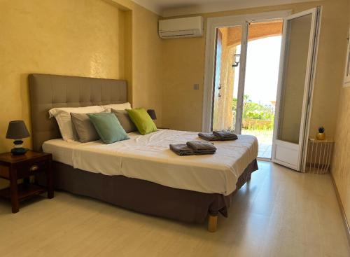 Apartment room in Charming Villa-Appartement With A View On The Sea Of 95 M2