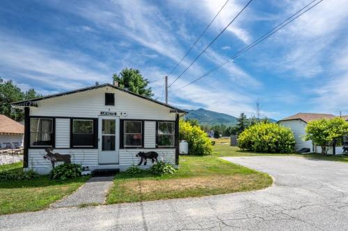 Relax with mountain views & a hot tub #5 - image 13
