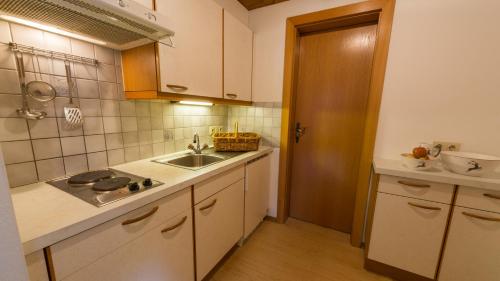 2 bedrooms, 3 beds