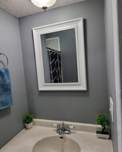 3BR 1BA, AC Wi-fi, OSU, Free parking, washer and Dryer in Columbus, USA