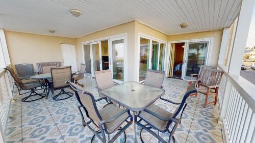 Dolphin Watch 01 by Tybee Beach Vacation Rentals Dolphin Watch 01 by Tybee Beach Vacation Rentals