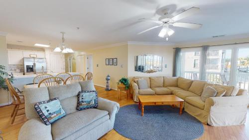 Dolphin Watch 01 by Tybee Beach Vacation Rentals Dolphin Watch 01 by Tybee Beach Vacation Rentals