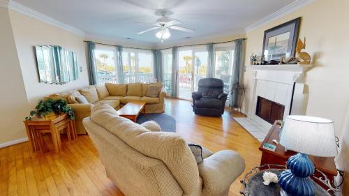 Dolphin Watch 01 by Tybee Beach Vacation Rentals Dolphin Watch 01 by Tybee Beach Vacation Rentals