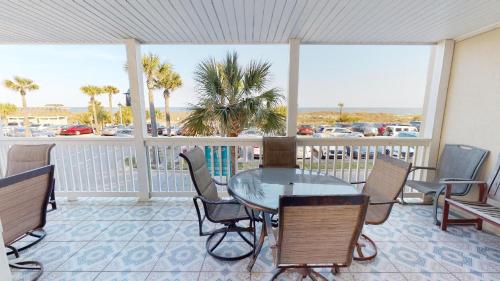 Dolphin Watch 01 by Tybee Beach Vacation Rentals Dolphin Watch 01 by Tybee Beach Vacation Rentals