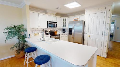 Dolphin Watch 01 by Tybee Beach Vacation Rentals Dolphin Watch 01 by Tybee Beach Vacation Rentals