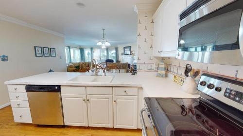 Dolphin Watch 01 by Tybee Beach Vacation Rentals Dolphin Watch 01 by Tybee Beach Vacation Rentals