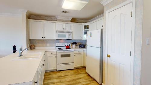 Dolphin Watch 05 by Tybee Beach Vacation Rentals Dolphin Watch 05 by Tybee Beach Vacation Rentals