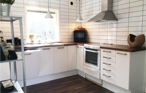 Konyha, Nice Home In Orkelljunga With Kitchen in Fasalt