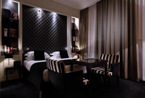 room detail thumbnail 0