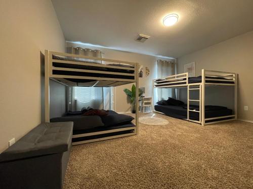 7862 Cozy 3BR Air Hockey downtown holiday home in Cypress, USA