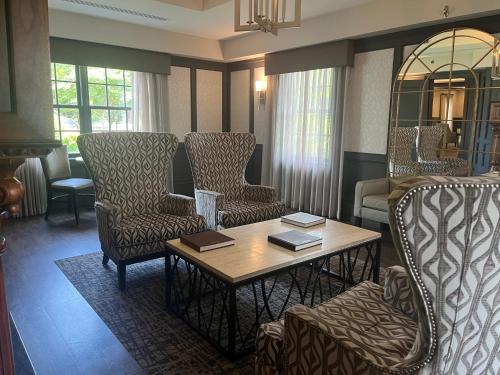 Normandy Farm Hotel & Conference Center - image 33