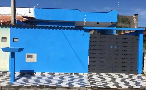 2 bedrooms, 5 beds