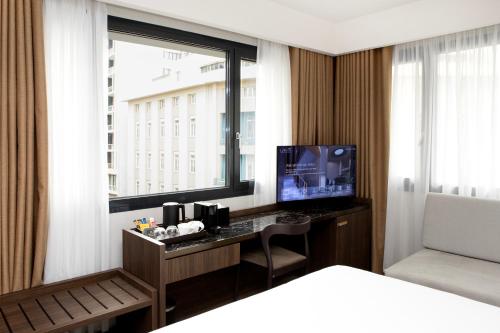 Luwian Athens Boutique Hotel - image 5