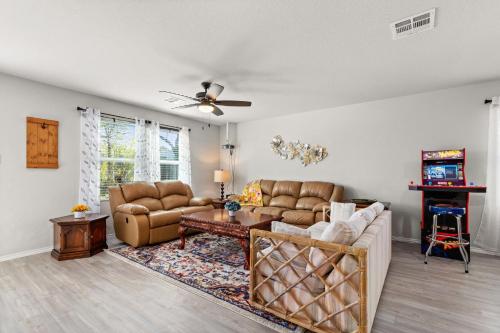 Fun Games and Spacious 4Bed House 3 ML to Lackland AFB close to SeaWorld in San Antonio, USA