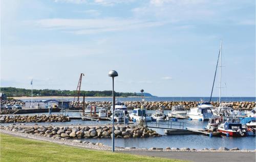 Hotellet från utsidan, 0-Bedroom Holiday Home In Borrby in Simrishamn