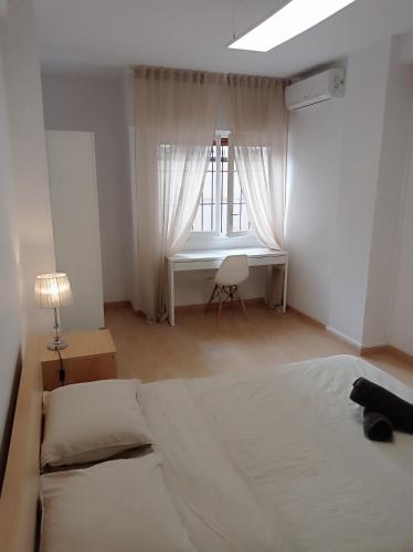 Standard Double Room Center City, Barcelona (photo 4)