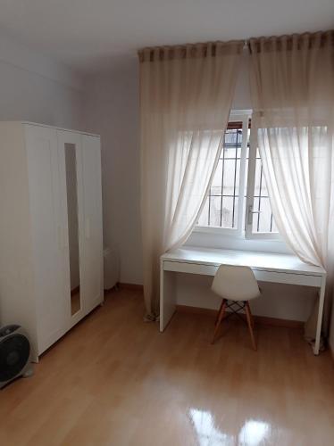 Standard Double Room Center City, Barcelona (photo 3)