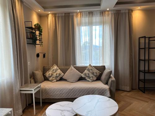 Book-A-Room City Apartment - main image