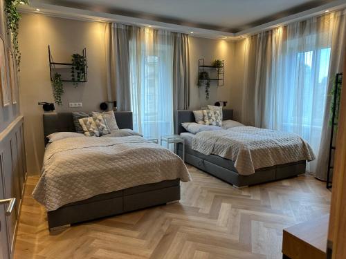 Book-A-Room City Apartment - image 12