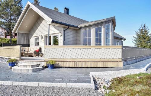 Nice Home In Torangsvåg With Wifi