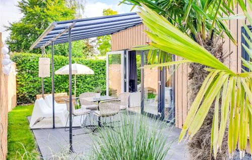  Lovely Home In Heinkenszand With Wifi in heinkenszand