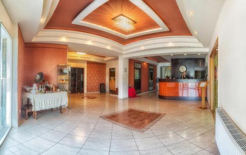 Előcsarnok, Tselikas Hotel in Kozani