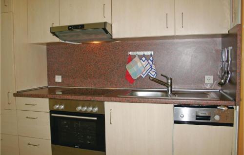 Küche, Stunning Home In Oberaula Ot Hausen in Oberaula