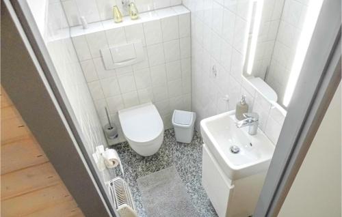Three-Bedroom Holiday home with Lake View in Kirchheim/Hessen - image 5