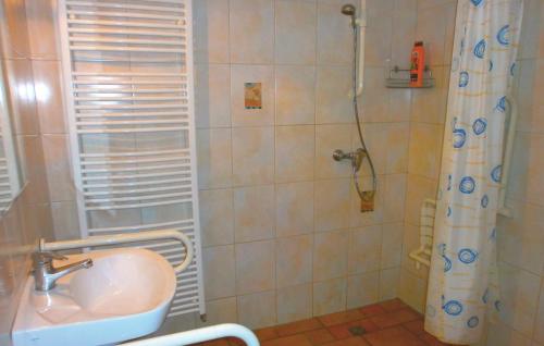 Fürdőszoba, Cozy Apartment In Thulendorfsagerheide in Thulendorf