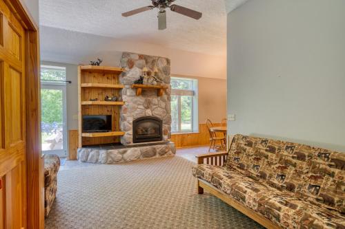 2 bedrooms, 4 beds
